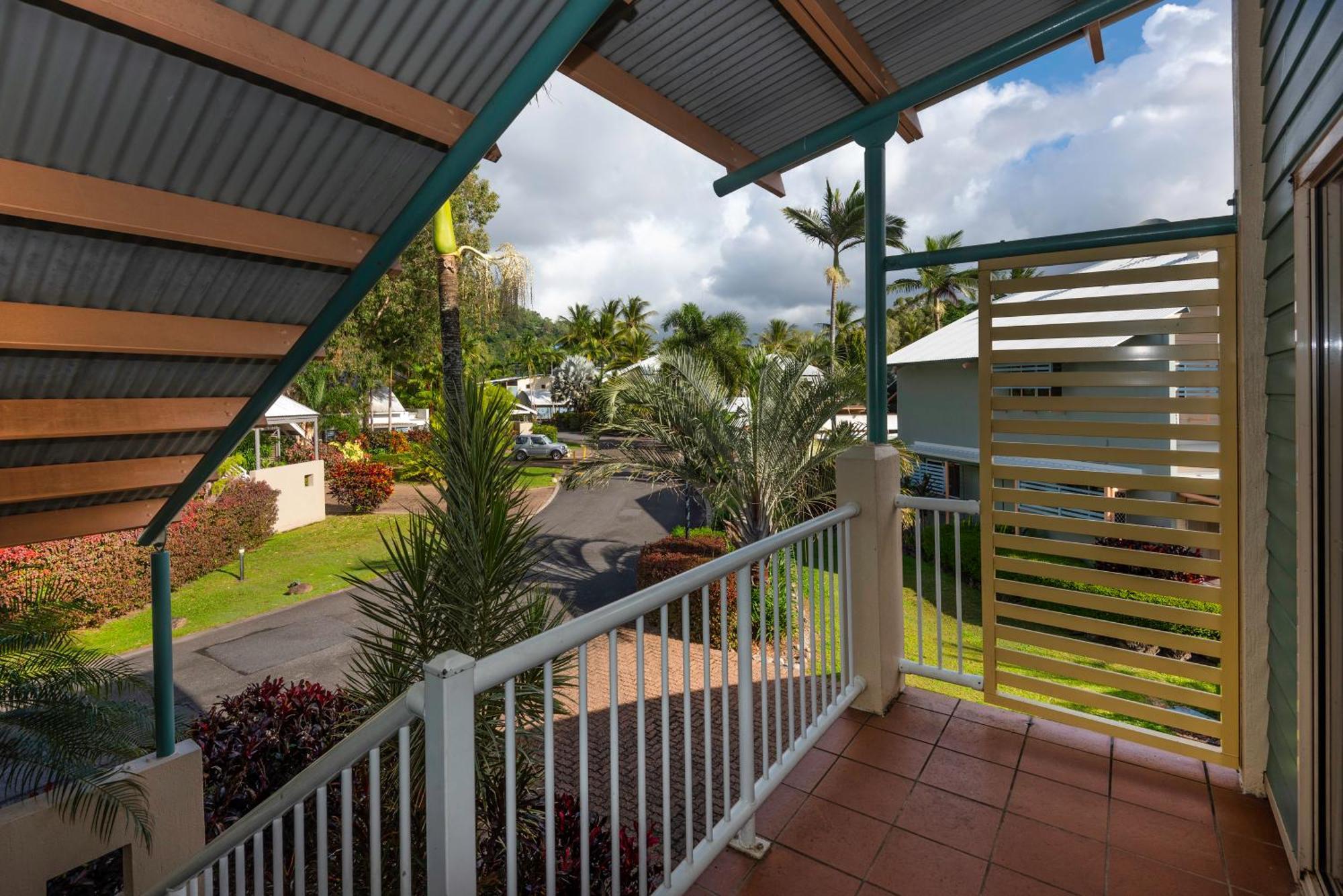 Marlin Cove Holiday Apartments Trinity Beach Exterior photo