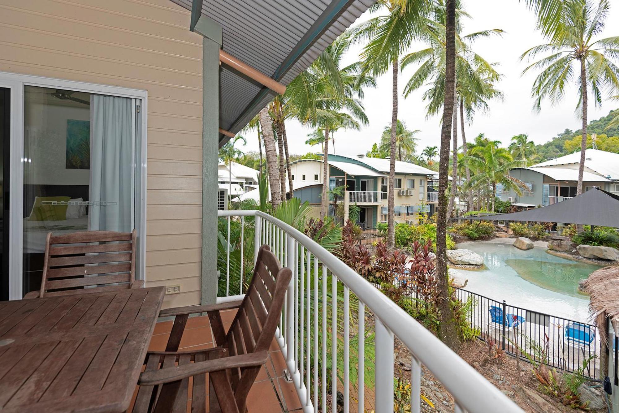 Marlin Cove Holiday Apartments Trinity Beach Exterior photo