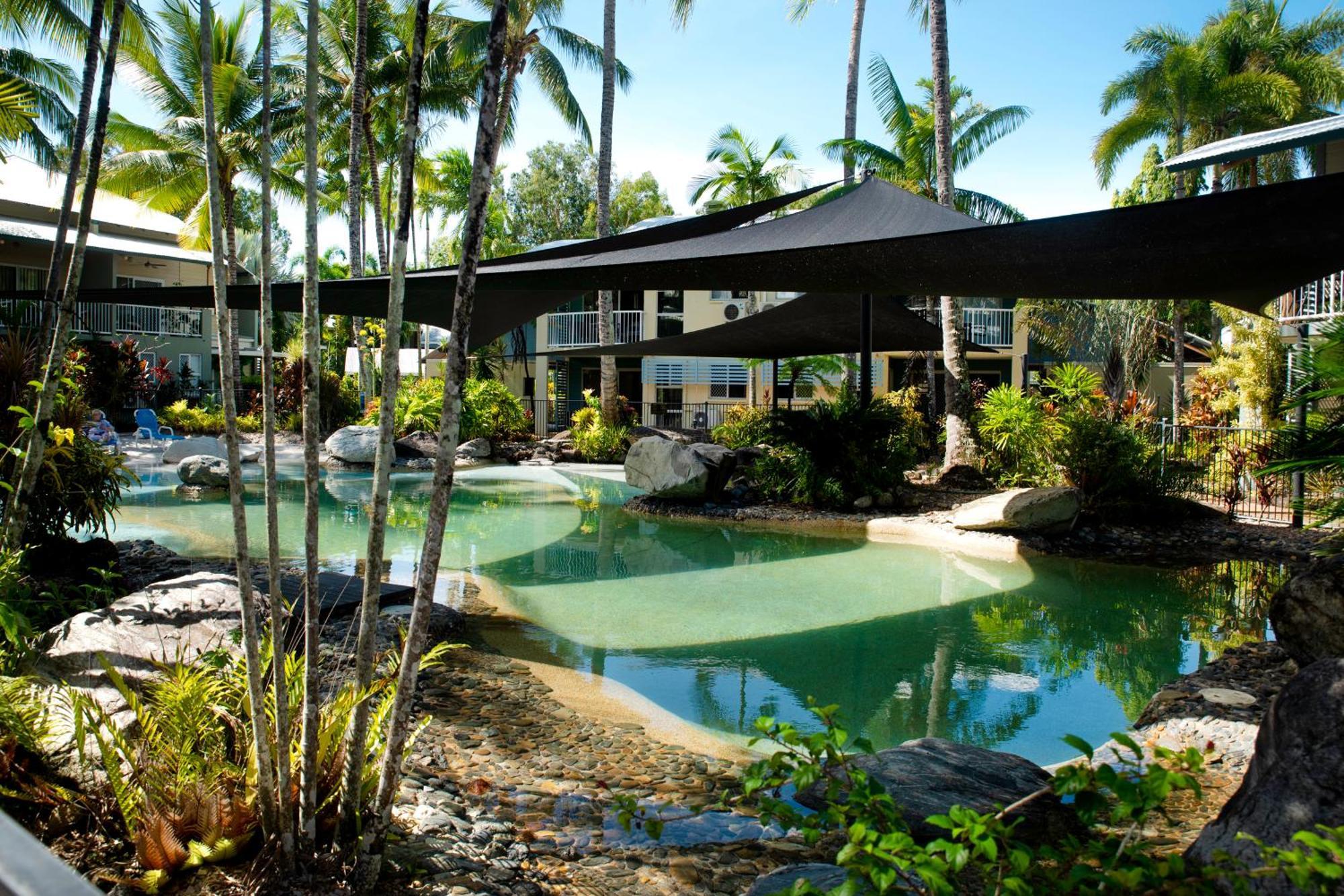 Marlin Cove Holiday Apartments Trinity Beach Exterior photo