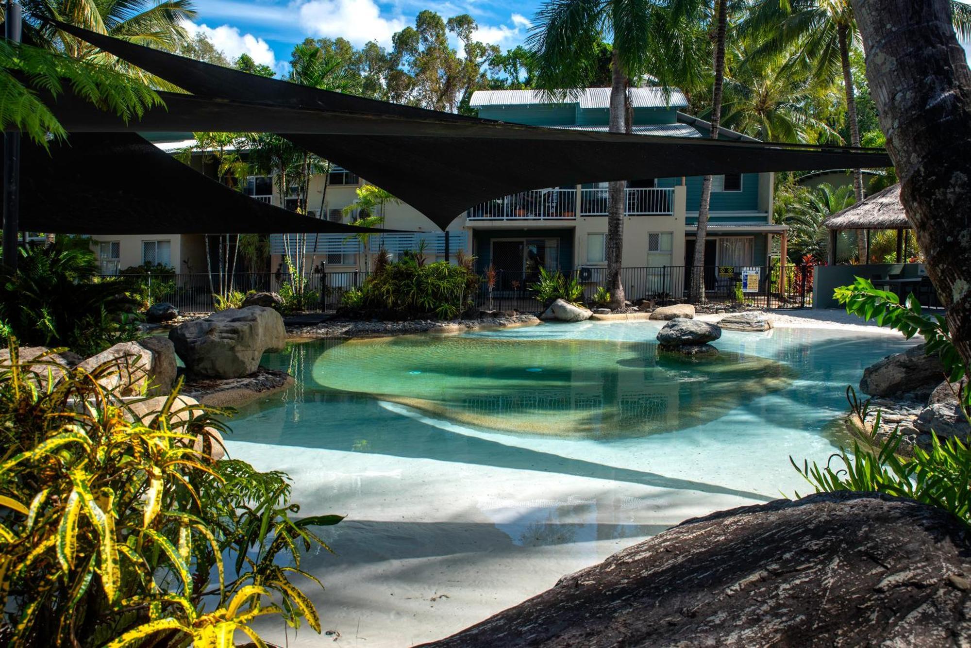 Marlin Cove Holiday Apartments Trinity Beach Exterior photo